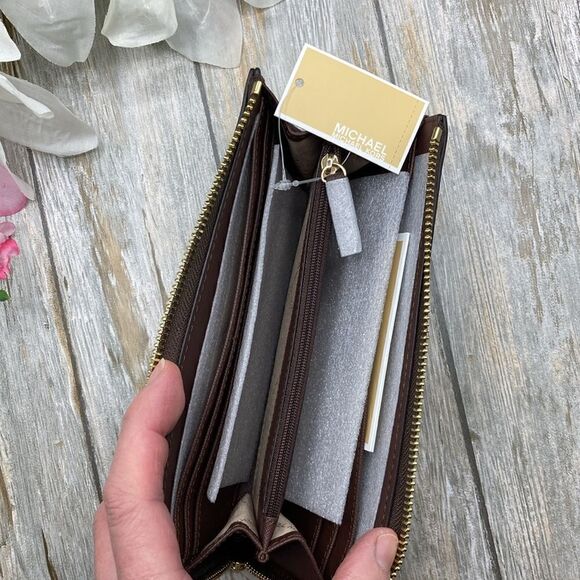 Michael Kors Jet Set Travel Large Saffiano Leather Quarter-Zip Wallet Bag Purse - Picture 6 of 12